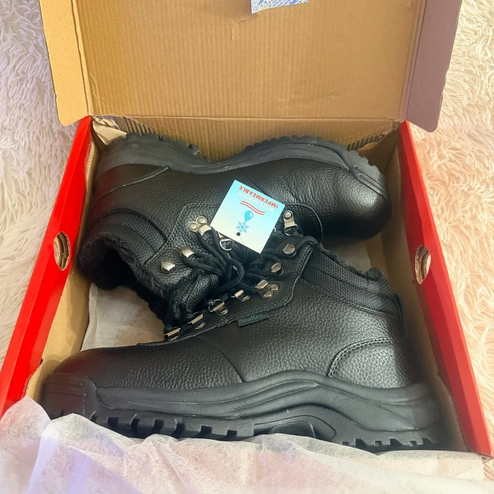 Propet Cliff Walker North Men's Boot With Faux Fur Lining Size 9.5 ex wide NWT